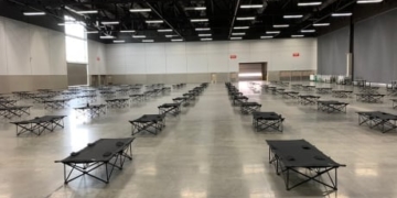 Nenshi says he’ll be watching after province overrules city on housing homeless in hotels