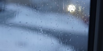 Drivers warned of zero visibility over some southern B.C. mountain passes