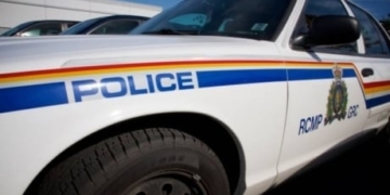 Alcohol suspected in crash that sent 2 RCMP officers, 3 others to hospital