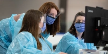 Health-care workers make up 1 in 10 known cases of COVID-19 in Ontario