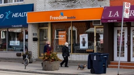 Shaw warns that Freedom Mobile isn’t adding as many customers as planned due to COVID-19
