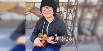 Have ukelele, will travel: 10-year-old boy serenades Summerland, B.C., seniors home