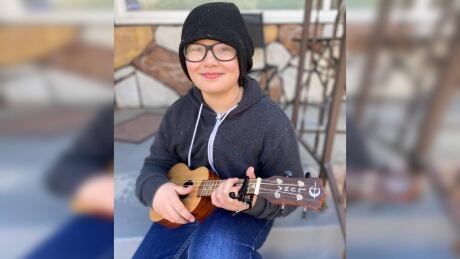 Have ukelele, will travel: 10-year-old boy serenades Summerland, B.C., seniors home