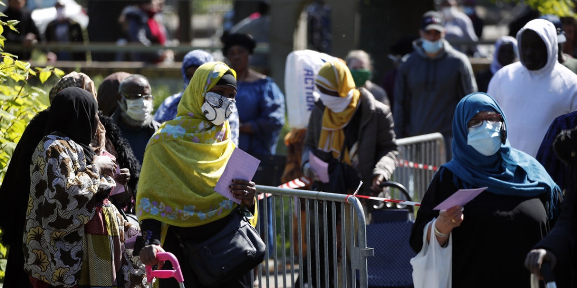 Virus lockdown raises tensions in France’s poorest areas