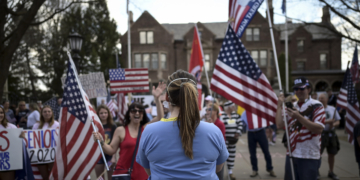 Some nations inch toward reopening as virus deaths rise