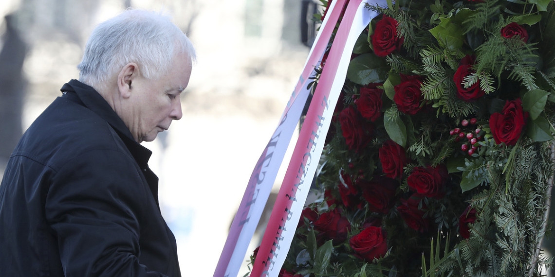 Poland marks 10 years since president killed in plane crash