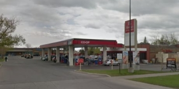 Calgary Co-op gas bar employee tests positive for COVID-19