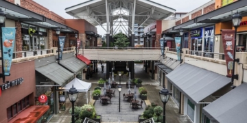 When can you get a haircut, go to the gym or eat at restaurants, etc., in Washington?