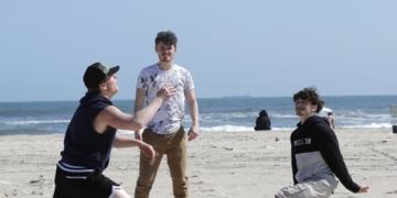 As Memorial Day tempts people outdoors, coronavirus rebound feared