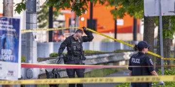 Seattle police investigate North Seattle homicide; 59-year-old man fatally stabbed