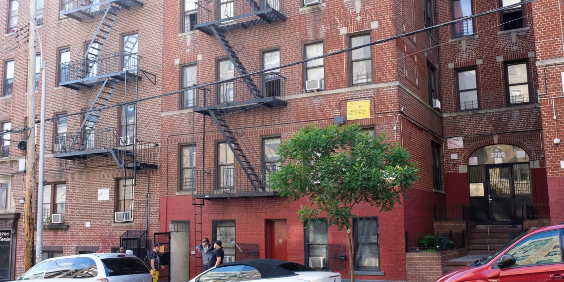 Woman critically hurt after falling from Bronx fire escape