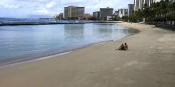 Bronx man who couldn’t resist Hawaii’s surf charged with violating state’s strict coronavirus quarantine