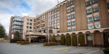 2 B.C. long-term care homes get extra help to deal with COVID-19 outbreaks