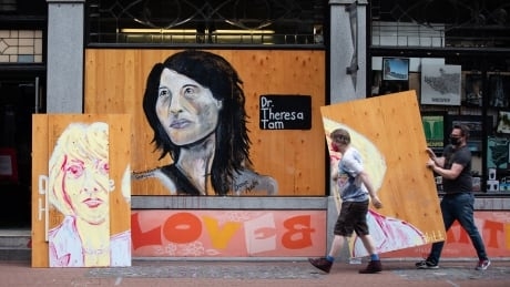 Murals of Canadian doctors leading COVID-19 fight removed from Vancouver building