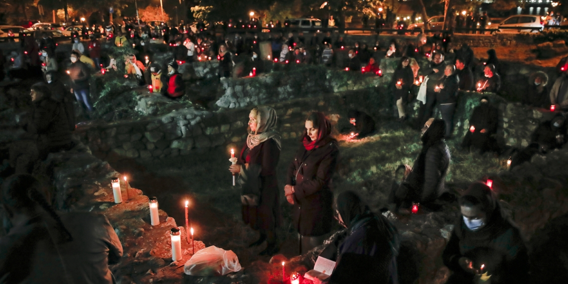 AP PHOTOS: Romanian port city marks Easter late due to virus