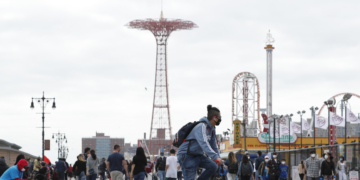 Car convoys, small ceremonies to mark Memorial Day in NYC