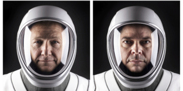 Dragon-riding astronauts join exclusive inner circle at NASA