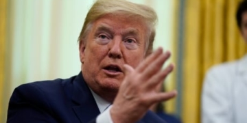 Trump tweets threat to shutter social media companies after Twitter warning