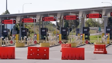 Ottawa looking at how to reunite families separated by border closure, says Trudeau