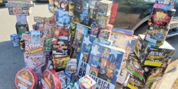 Two Queens men caught trying to slip into NYC with $6,000 in fireworks bought out of state: FDNY