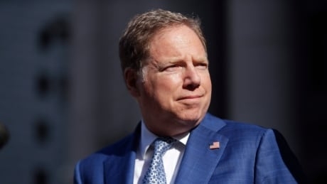 U.S. attorney who oversaw cases of Trump allies refutes Barr statement saying he’s resigning