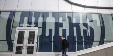 Alberta ups ante in NHL hub bid, pitches mountain visits for players’ families