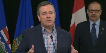 Alberta separation an empty threat that will hurt economy, premier says