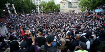 6th night of protest in Portland, Oregon attracts thousands