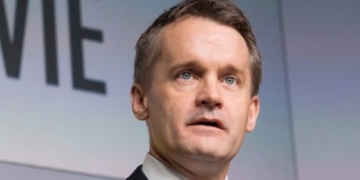 Net-zero carbon emissions target a ‘moon shot,’ says natural resources minister