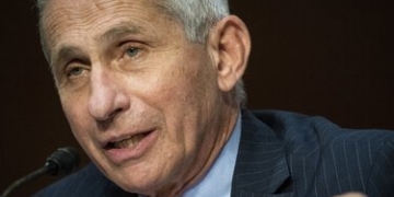 White House turns on Fauci as Trump minimizes virus spike