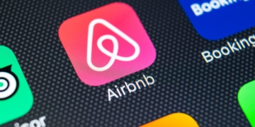 Airbnb shuts down 35 New Jersey party houses over COVID concerns after police busted 700 people at one bash