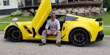 ‘A complete sense of freedom’: once legally blind, Alberta man gets licence, buys dream car