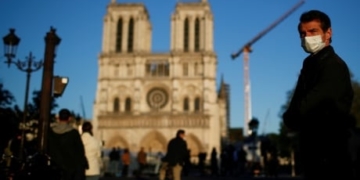 Notre-Dame cathedral to be rebuilt without modern touches