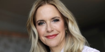 Kelly Preston, actor and wife of John Travolta, dies at 57