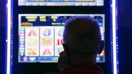 Gambling on VLTs: Alberta communities grappling with long-time bans on popular machines