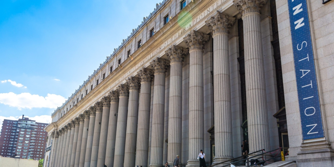 Facebook signs blockbuster lease for Midtown’s Farley Building