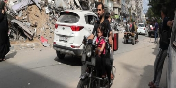 Egyptian mediators hold talks to firm up Israel-Hamas truce as Palestinians assess damage