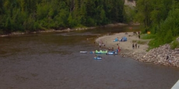 Pembina River tubing trip leaves six stranded overnight