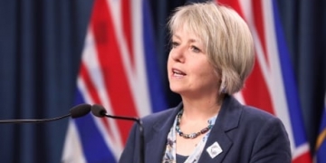 COVID-19 claims 2 more lives, as B.C. announces another 148 cases