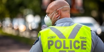 RCMP faces criticism over mask policy for bearded front-line officers