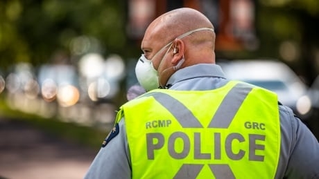 RCMP faces criticism over mask policy for bearded front-line officers