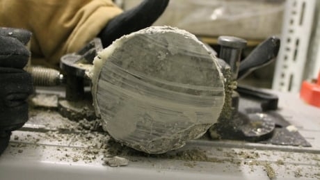 Researchers dig into Canadian North to understand carbon storage in permafrost