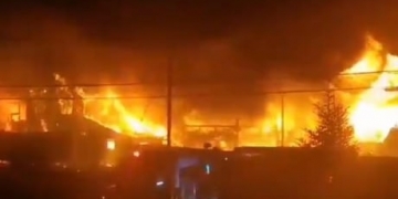 Fire destroys lobster facility in southwest Nova Scotia amid escalating fishery tensions