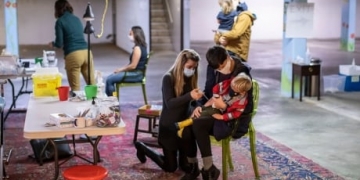 City of Vancouver shuts down parkade flu clinic for bylaw breach