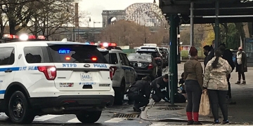 Man shot and wounded in East Harlem, two suspects sought