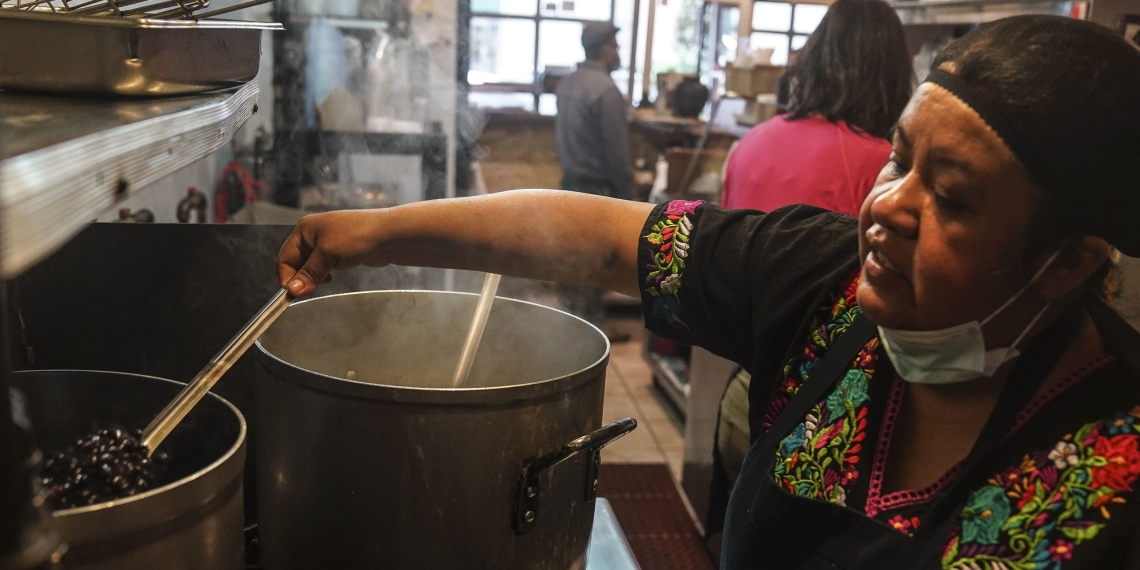 South Bronx restaurant turns into soup kitchen to help poor