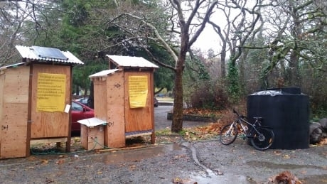 City of Victoria dismantles showers for homeless campers at Beacon Hill Park