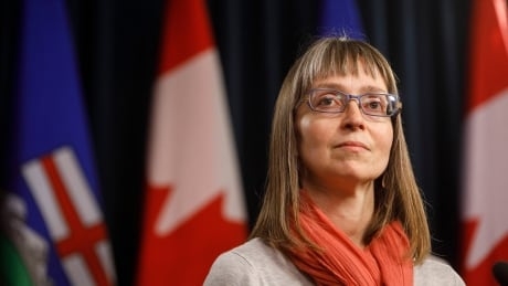 Alberta awaits Dr. Hinshaw’s COVID-19 update as NDP demands immediate ‘lockdown’