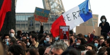 Proposed law on publishing police images sparks protests across France