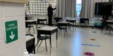 Alberta schools advising thousands of students to isolate based on informal COVID notices